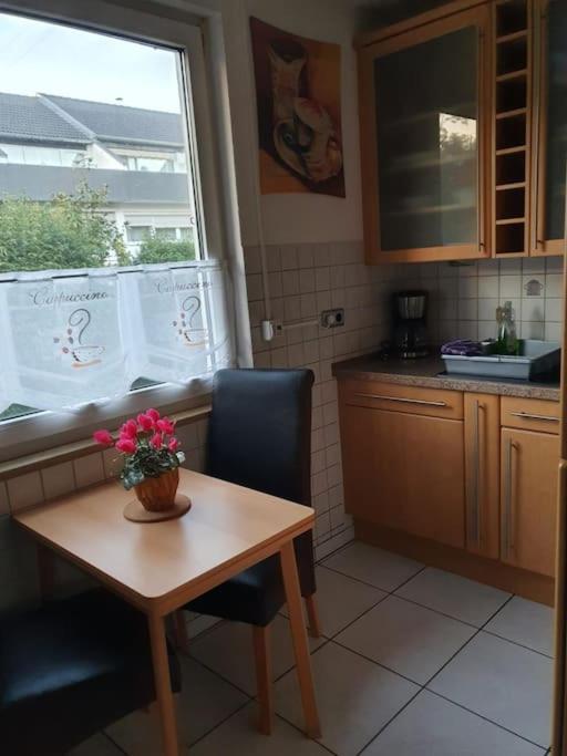 Zentrale Messe/Ferien Whg Mit Garten & Parkplatz راتينغن المظهر الخارجي الصورة